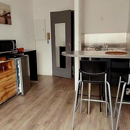 Chazi Apartment ตูลูส ภายนอก รูปภาพ