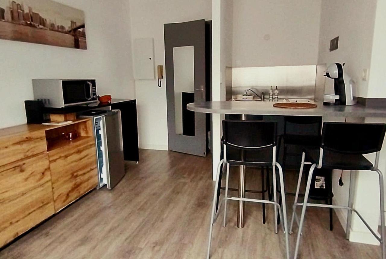Chazi Apartment ตูลูส ภายนอก รูปภาพ