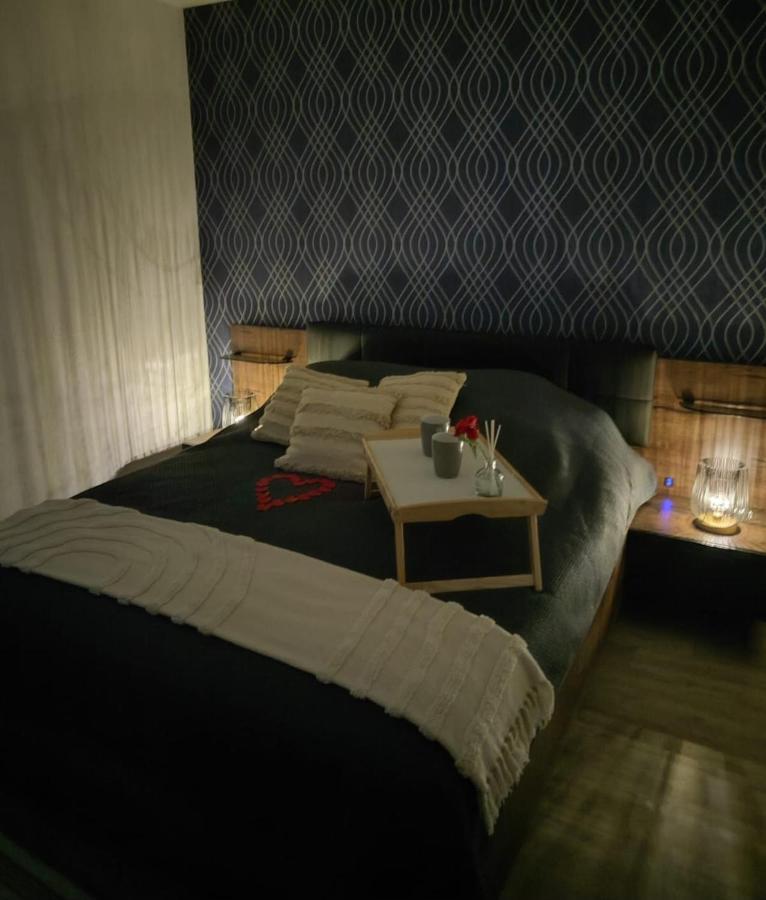 Chazi Apartment ตูลูส ภายนอก รูปภาพ